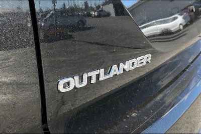 2025 Mitsubishi Outlander SE