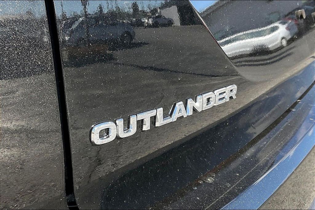 2025 Mitsubishi Outlander SE