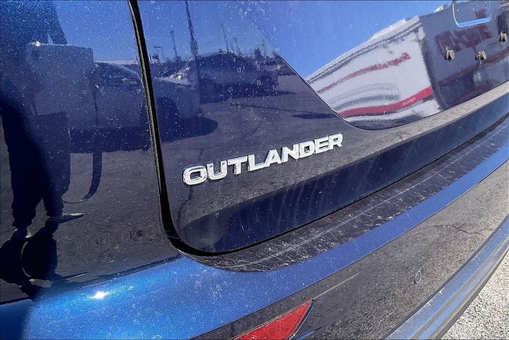 2025 Mitsubishi Outlander SE