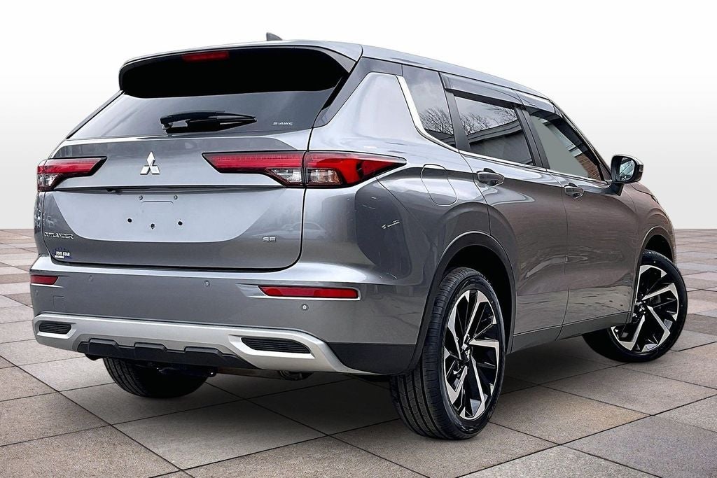 2024 Mitsubishi Outlander SE Tech