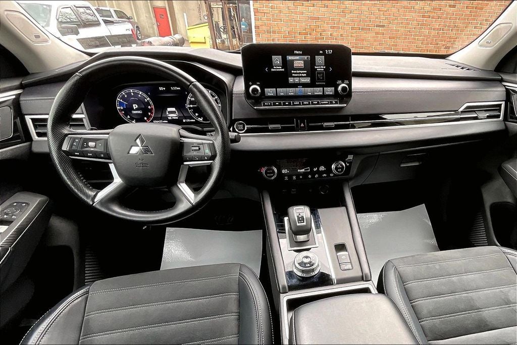 2024 Mitsubishi Outlander SE Tech