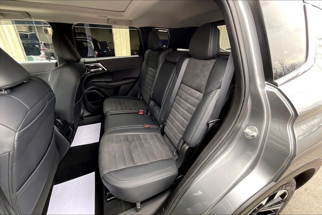 2024 Mitsubishi Outlander SE Tech