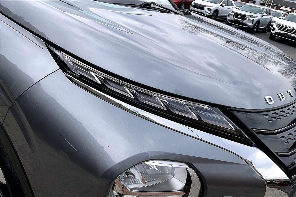 2024 Mitsubishi Outlander SE Tech