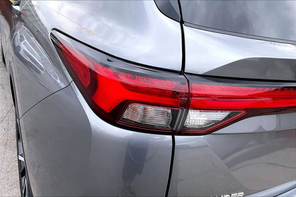 2024 Mitsubishi Outlander SE Tech