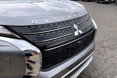 2024 Mitsubishi Outlander SE Tech