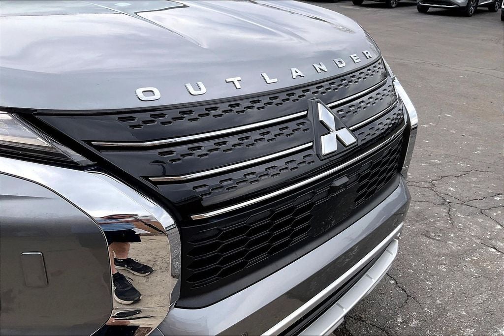 2024 Mitsubishi Outlander SE Tech