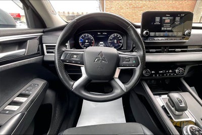 2024 Mitsubishi Outlander SE Tech