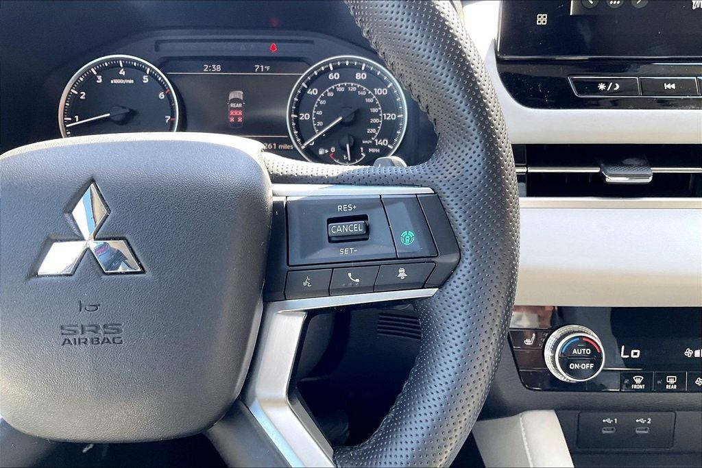 2025 Mitsubishi Outlander SE