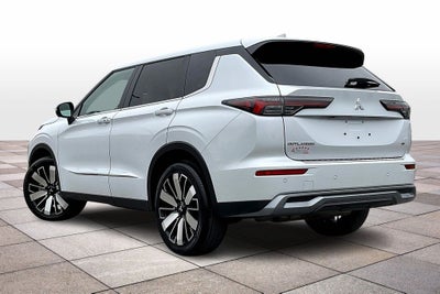 2025 Mitsubishi Outlander SE w/Tech