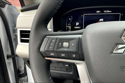2025 Mitsubishi Outlander SE w/Tech