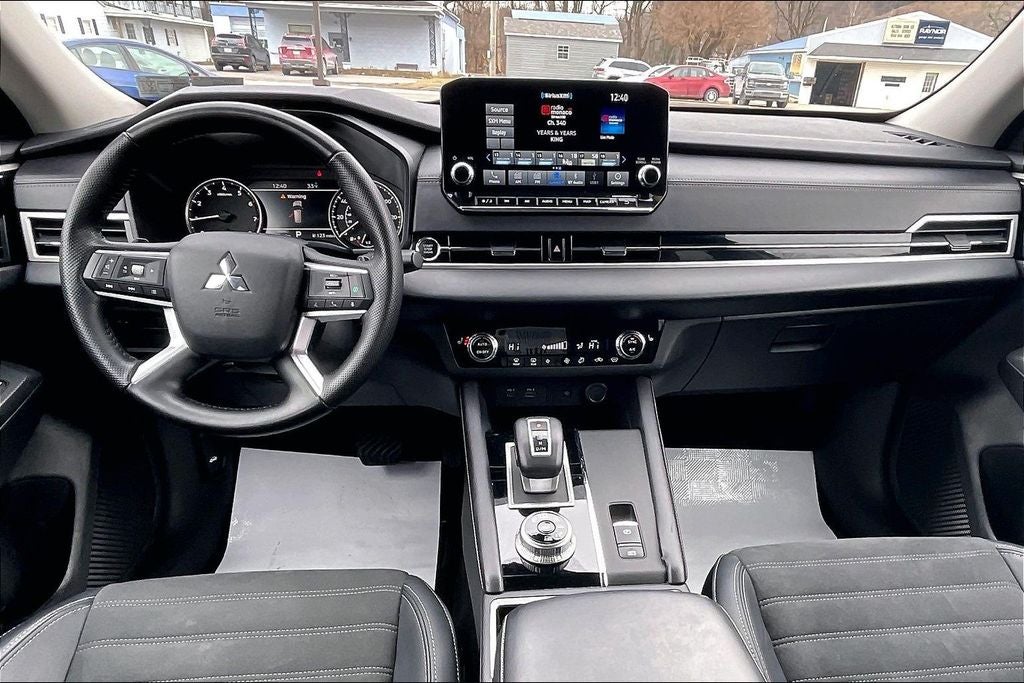 2024 Mitsubishi Outlander SE