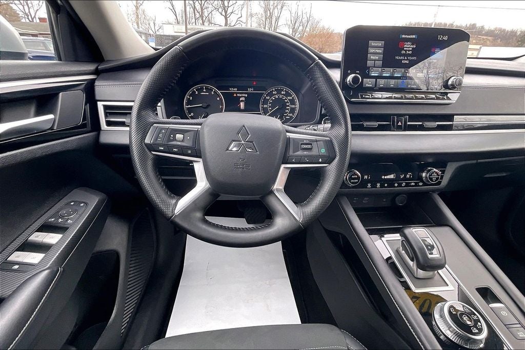 2024 Mitsubishi Outlander SE