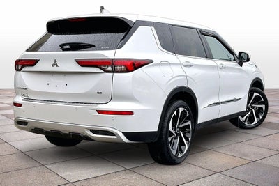 2024 Mitsubishi Outlander SE w/Pano