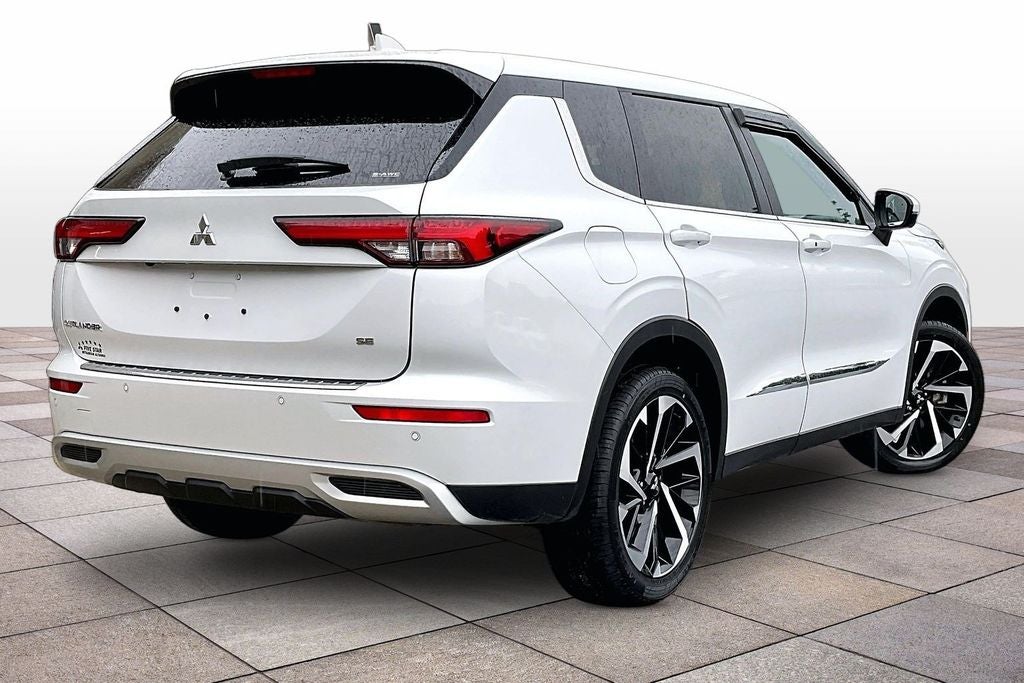 2024 Mitsubishi Outlander SE w/Pano