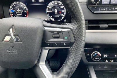 2024 Mitsubishi Outlander SE w/Pano