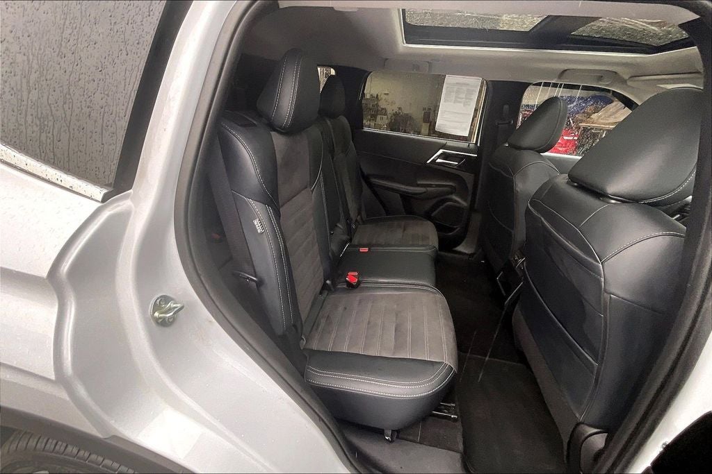2024 Mitsubishi Outlander SE w/Pano