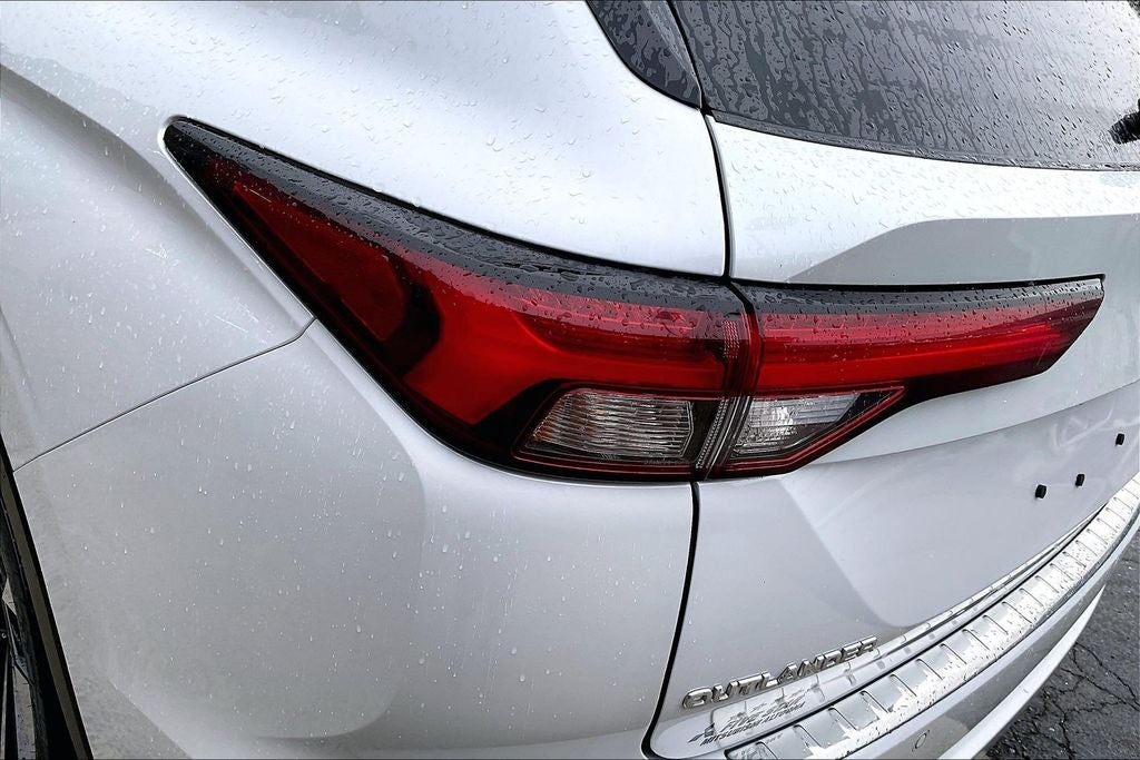 2024 Mitsubishi Outlander SE w/Pano