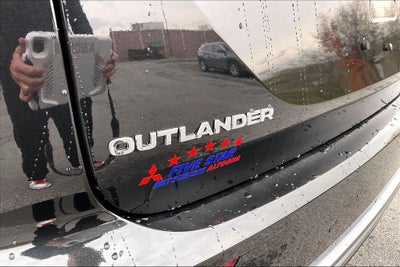 2025 Mitsubishi Outlander SE