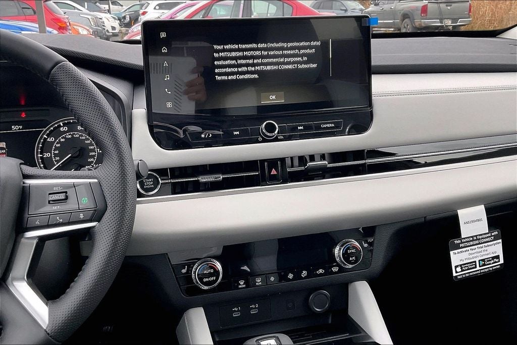 2025 Mitsubishi Outlander SE