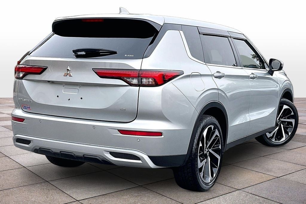 2024 Mitsubishi Outlander SE