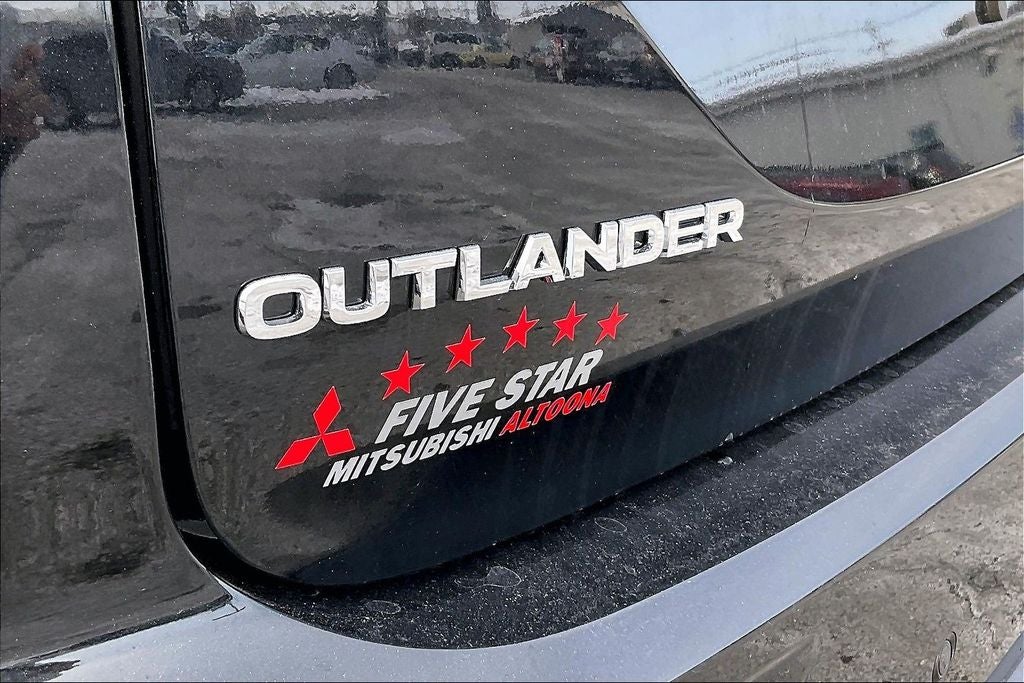 2025 Mitsubishi Outlander SE