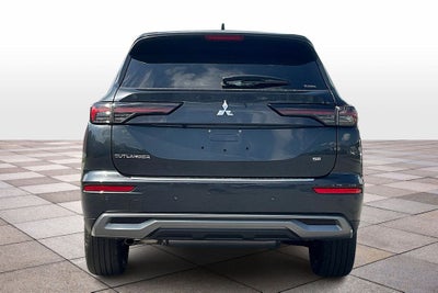 2025 Mitsubishi Outlander SE
