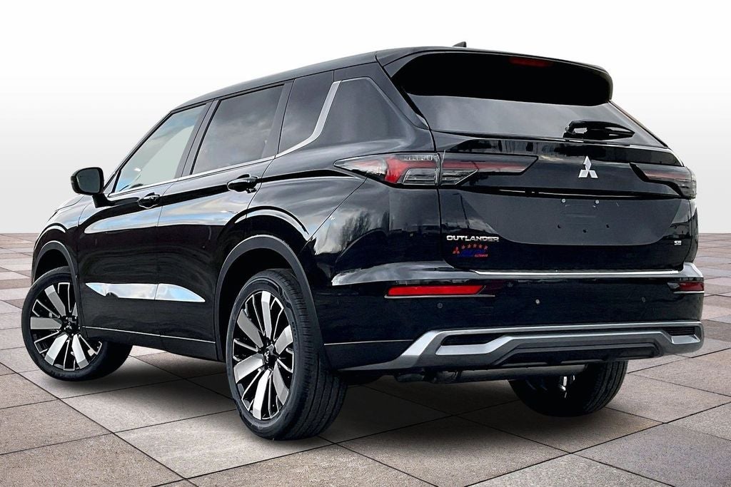 2025 Mitsubishi Outlander SE