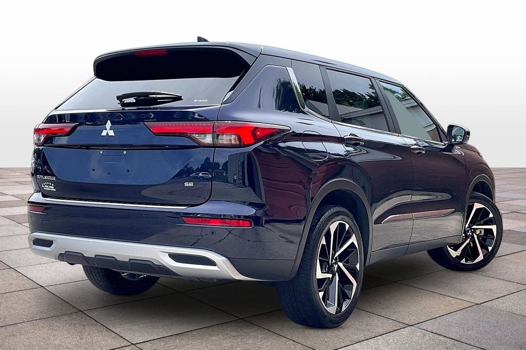 2024 Mitsubishi Outlander SE