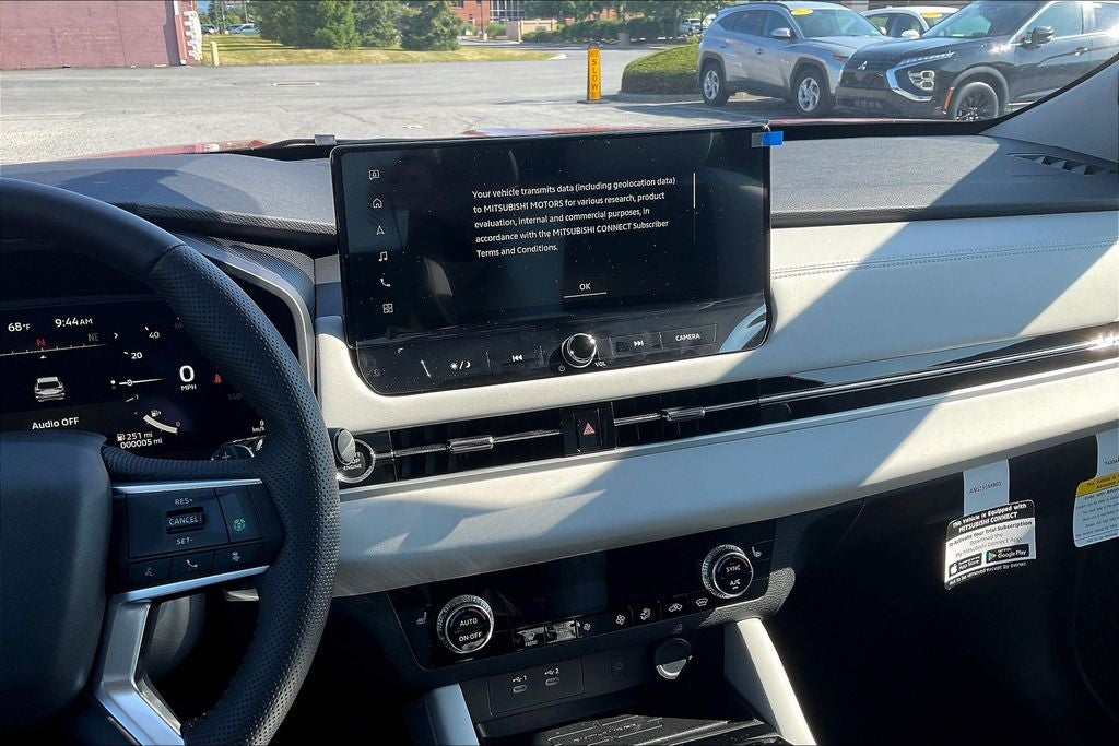 2025 Mitsubishi Outlander SE