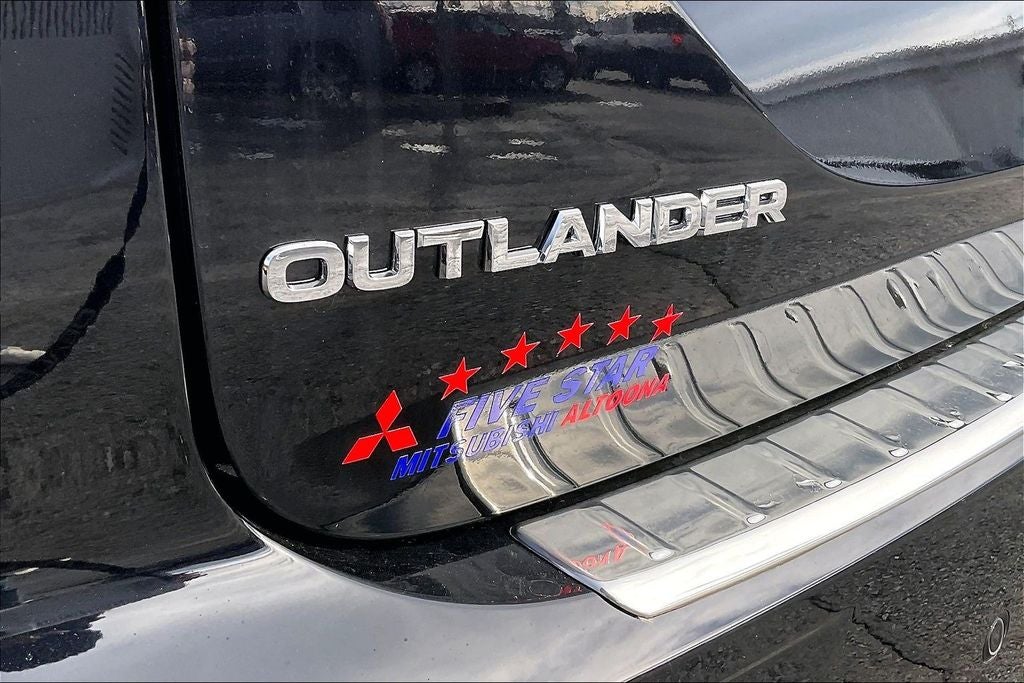 2025 Mitsubishi Outlander SE