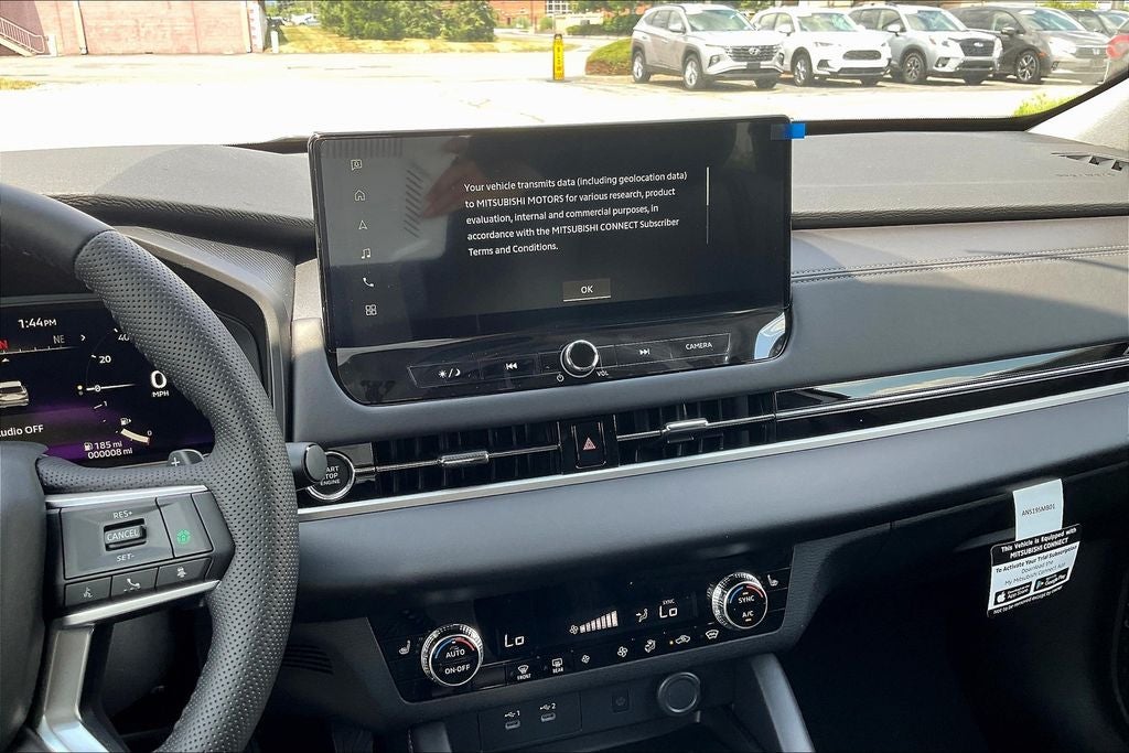 2025 Mitsubishi Outlander SE