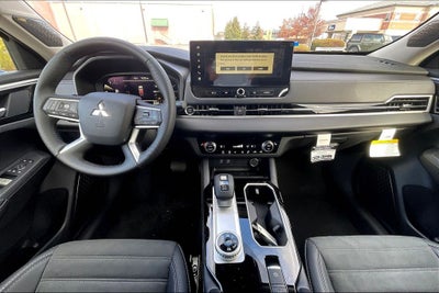 2025 Mitsubishi Outlander SE