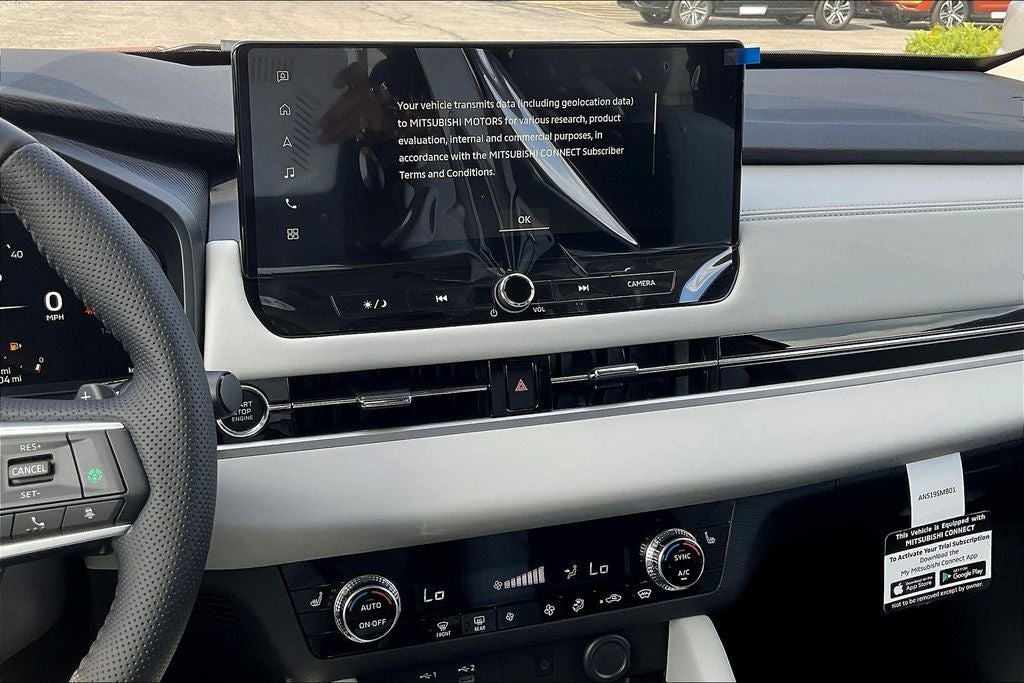 2025 Mitsubishi Outlander SE