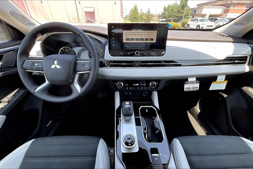 2025 Mitsubishi Outlander SE