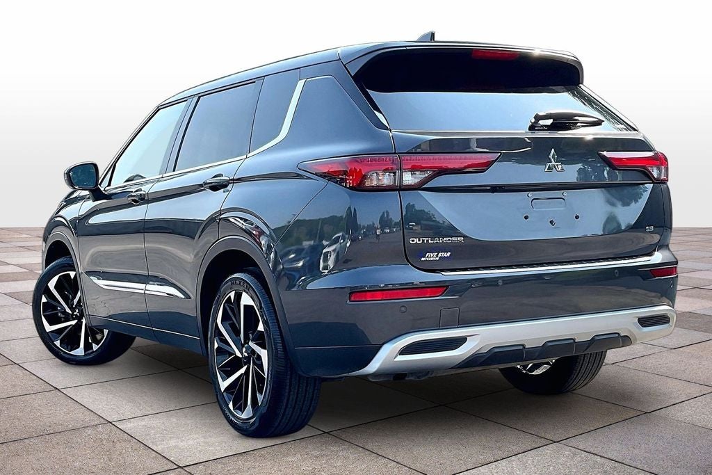 2024 Mitsubishi Outlander SE