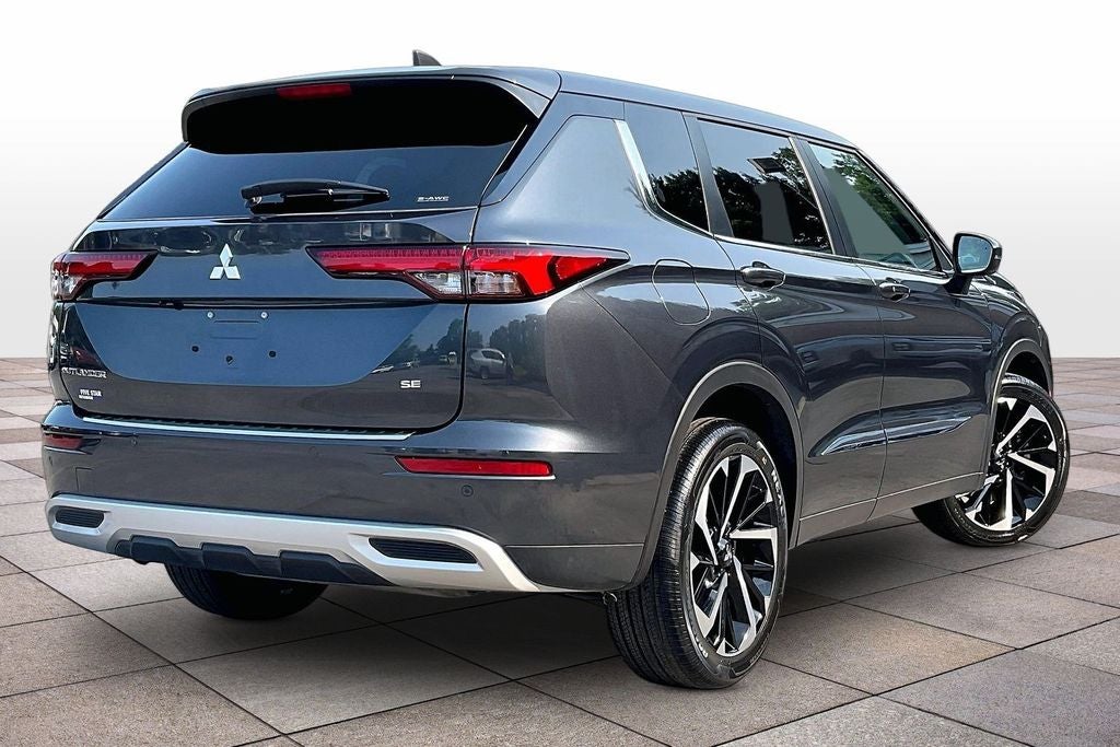 2024 Mitsubishi Outlander SE