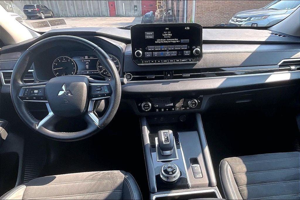 2024 Mitsubishi Outlander SE