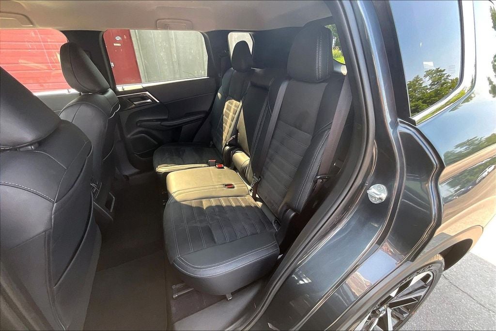 2024 Mitsubishi Outlander SE