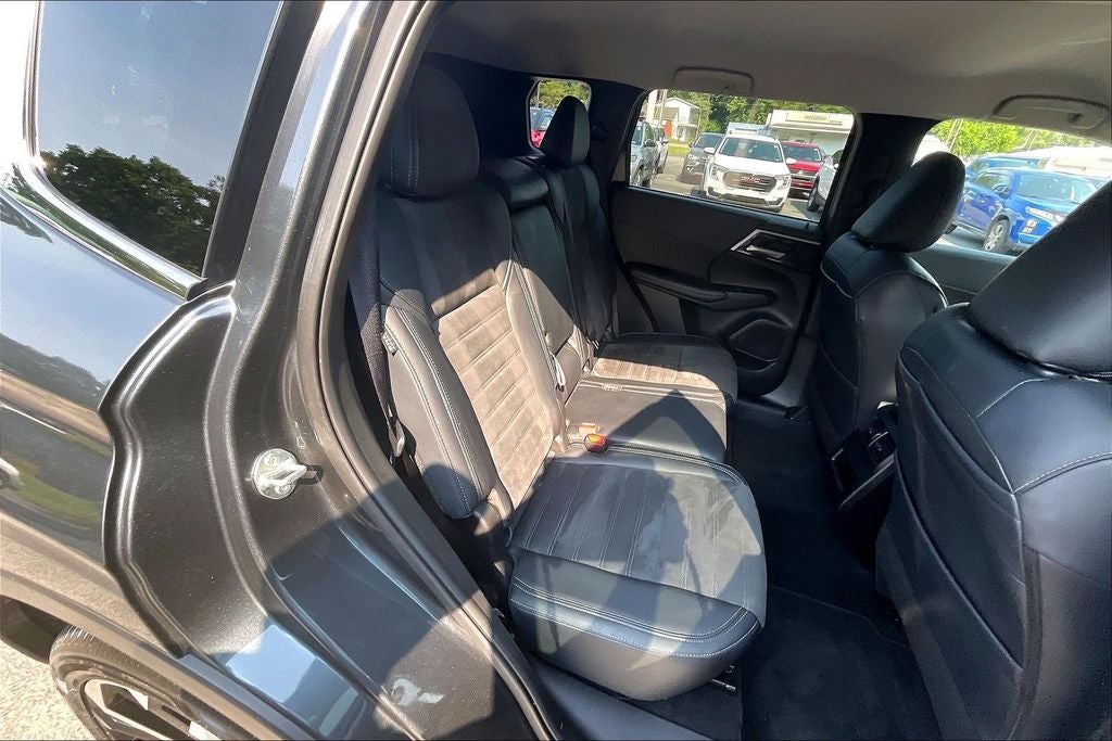 2024 Mitsubishi Outlander SE