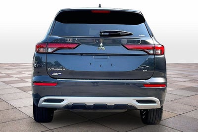 2024 Mitsubishi Outlander SE