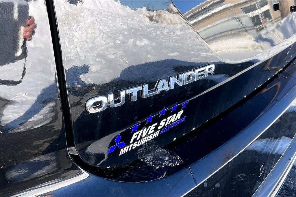 2025 Mitsubishi Outlander SE