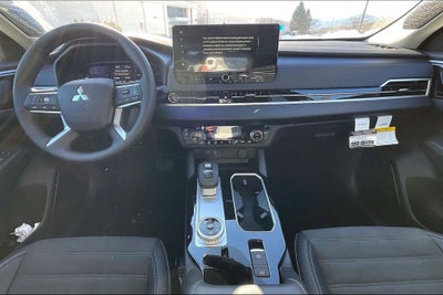 2025 Mitsubishi Outlander SE