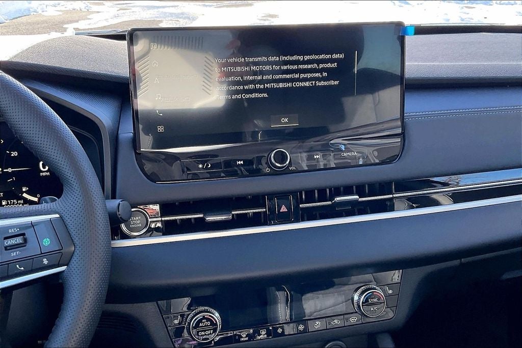 2025 Mitsubishi Outlander SE