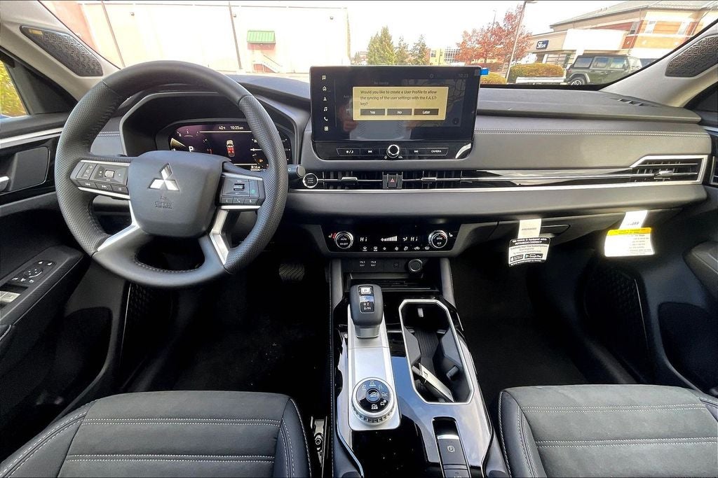 2025 Mitsubishi Outlander SE