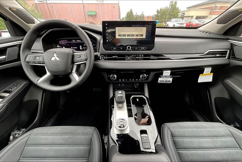 2025 Mitsubishi Outlander SE