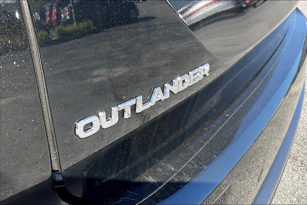 2025 Mitsubishi Outlander SE