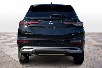 2025 Mitsubishi Outlander SE