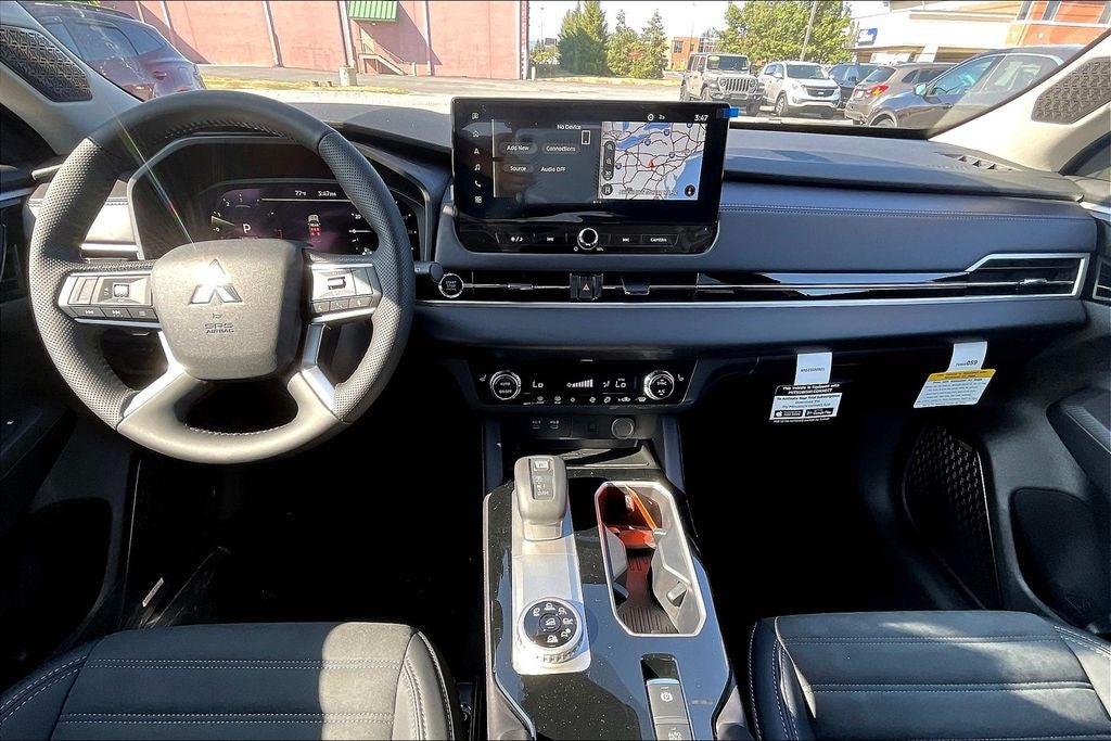 2025 Mitsubishi Outlander SE