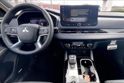 2026 Mitsubishi Outlander SE