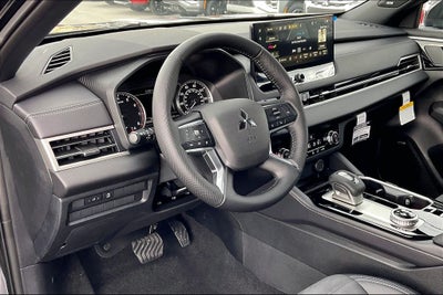 2026 Mitsubishi Outlander LE